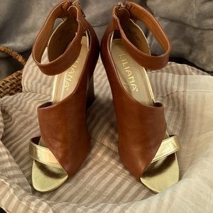 LILIANA - cognac leather with gold accents wedges. Size 7.5. In time for fall!
